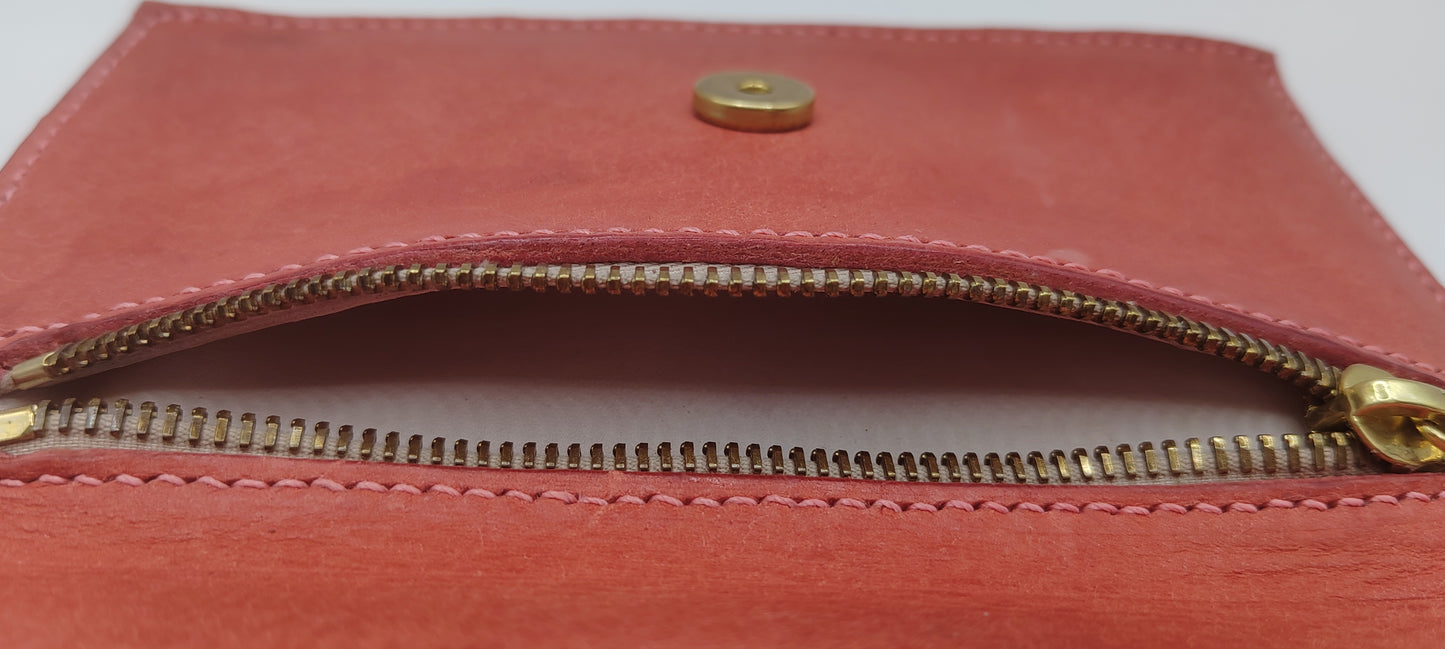 Le sac portefeuille rose velours en cuir Badalassi