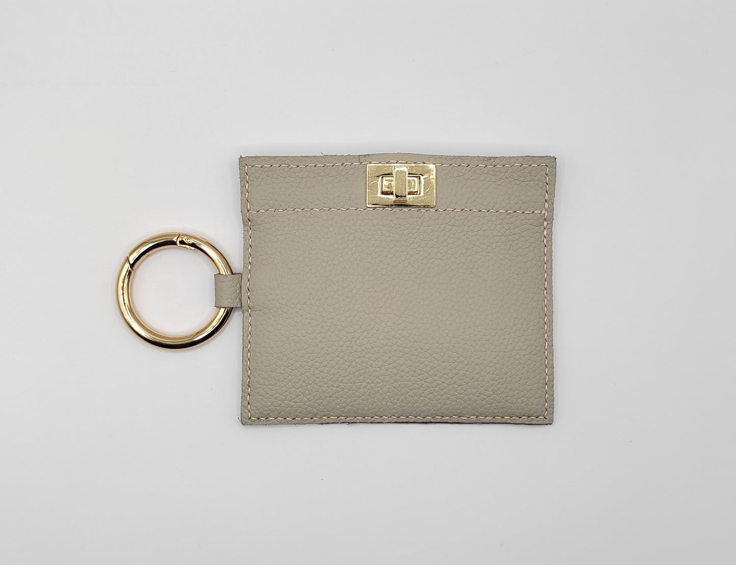 Porte cartes en cuir beige grainé pour femme