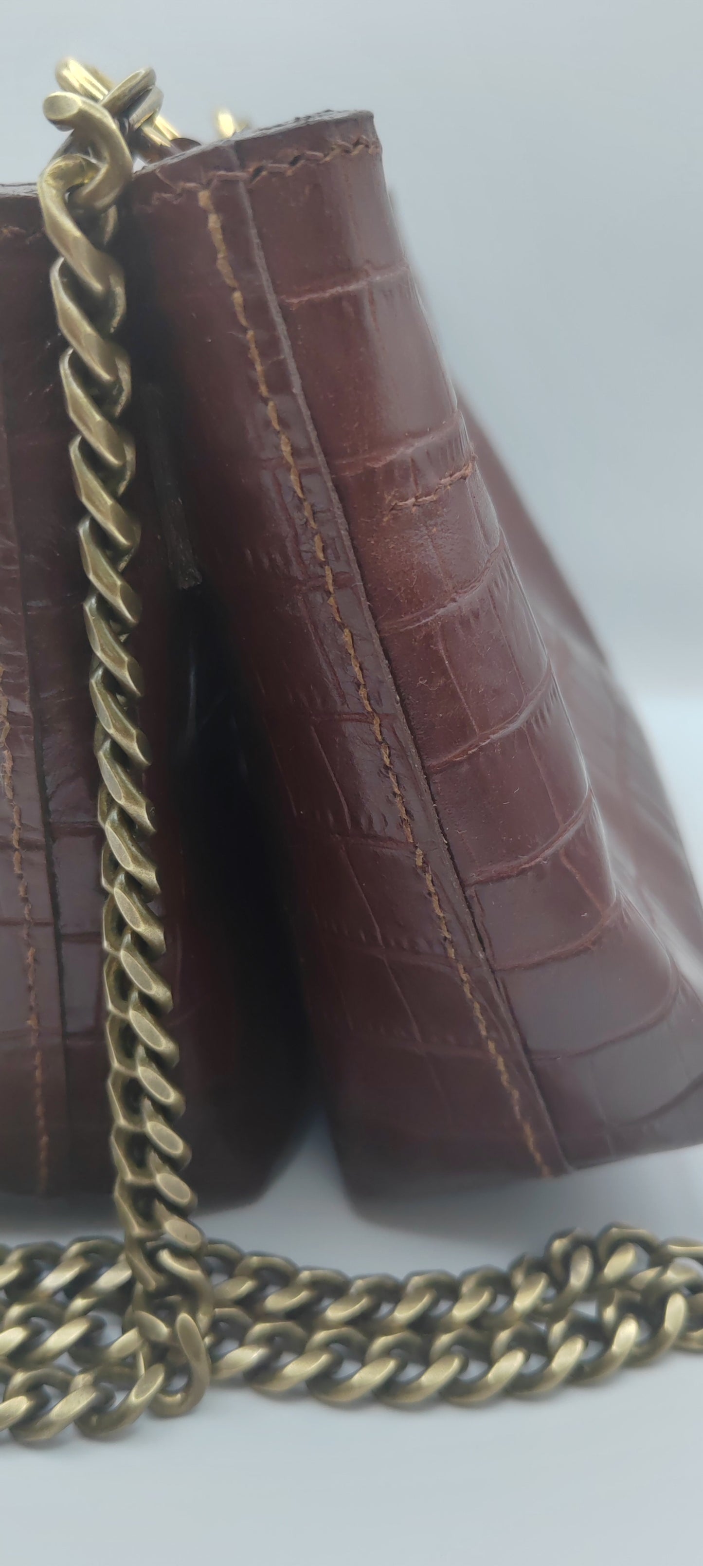 Le sac vintage en cuir imprimé crocodile